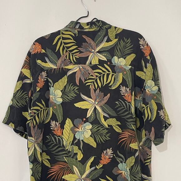Tommy Bahama Button Down 100% Silk Shirt Mens Large Black Green Tropical Floral - Picture 4 of 10
